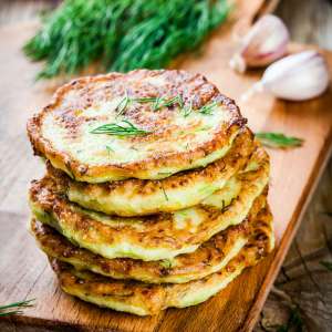 Susanne Spitzer Blog Homemade Zucchini Fritters Phmmq4r 300x300